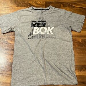 Gray Reebok T-shirt XL (14-16)